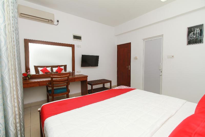 Oyo 126 Reliance Hotel Colombo Exterior photo